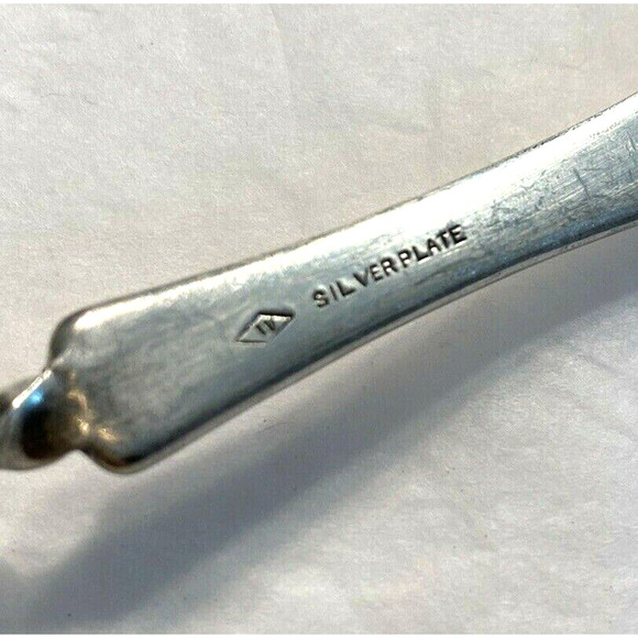 Vintage silver plated twisted handle butter knife spreader hallmark W flatware - Picture 4 of 4